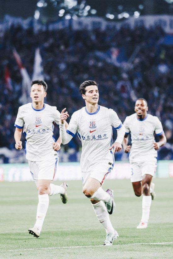 申花主场穿白袍暴露联赛管理细节缺位 中超版“球衣计划”何时落地