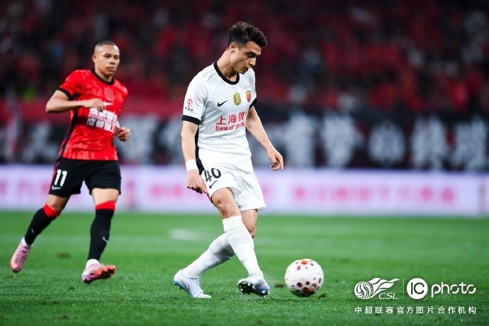 李新翔单刀定乾坤 颜骏凌两度神扑海港客胜蓉城 李新翔单刀定乾坤 颜骏凌两度神扑海港客胜蓉城